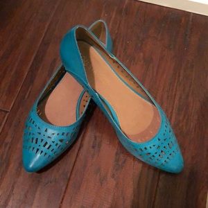 Turquoise laser cut, pointed toe flats